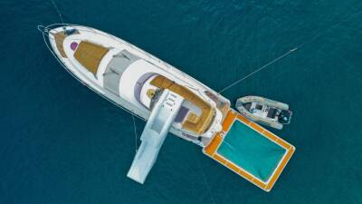 Deluxe Water Pool 8.2 m | Luxe Floating Family Pool - Dockee (1)