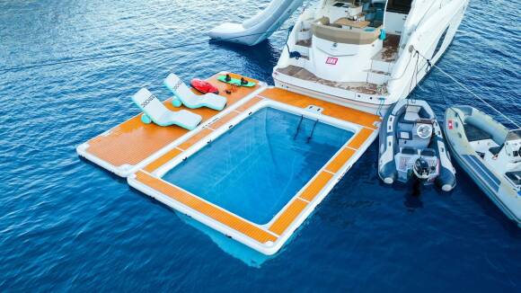 Deluxe Water Pool 8.2 m | Luxe Floating Family Pool - 1