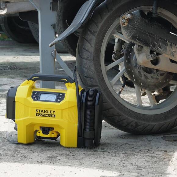 STANLEY SXVI02001 12V/18V 160 PSI Dijital Göstergeli Lastik&Yatak Şişirme+Araç Süpürgesi (Akü Dahil Değildir) SXVI02001 - 8