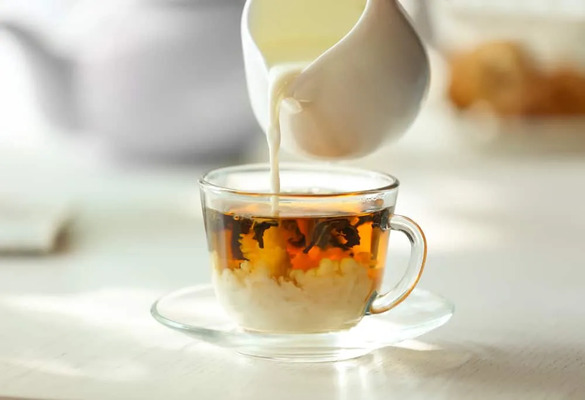 Sütlü Çay Nasıl Yapılır? Sütlü Çayın Faydaları Nelerdir?