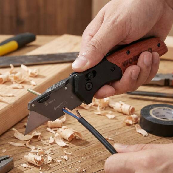 WORKPRO WP211035 Ağır Hizmet Çelik/Ahşap Gövde Katlanır Rötuş Maket Bıçağı + 11 Adet Yedek Bıçak - 6